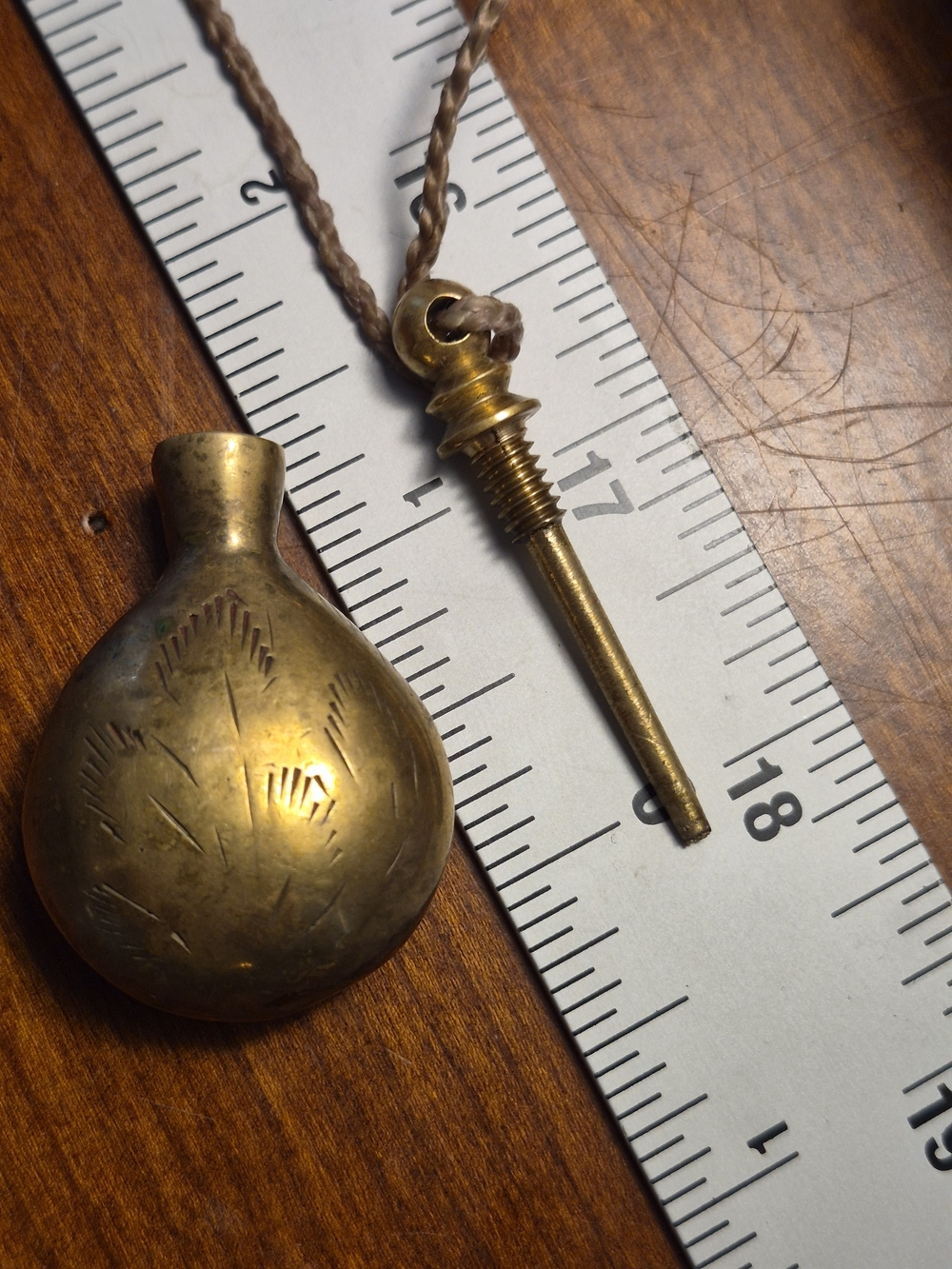 Vintage Brass Round Perfume Pendant Necklace - Picture 4 of 8